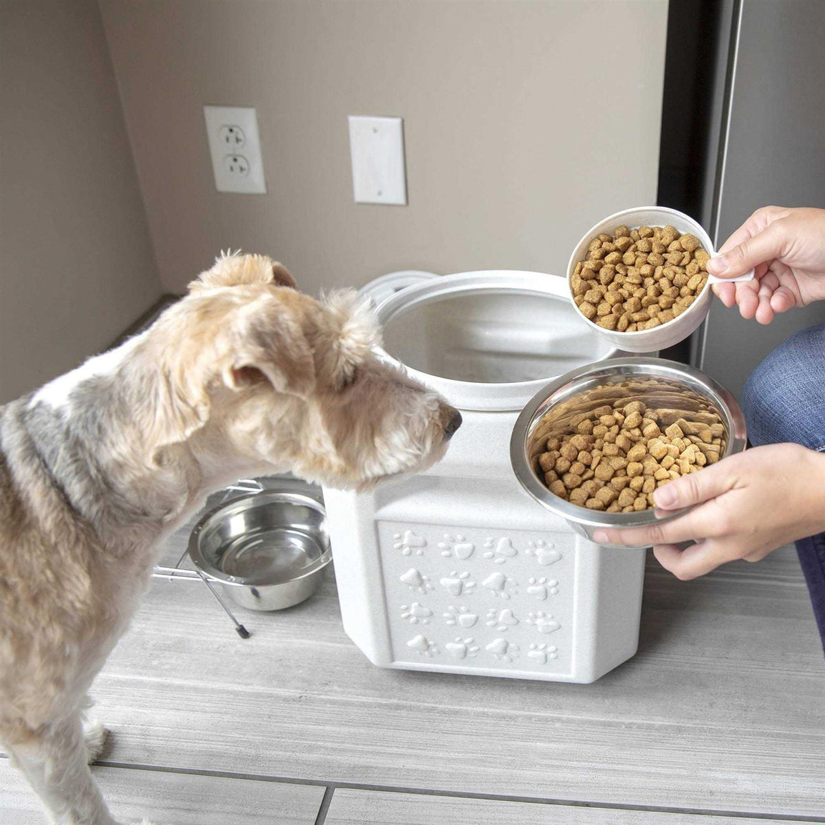 Pet Food Container B11815