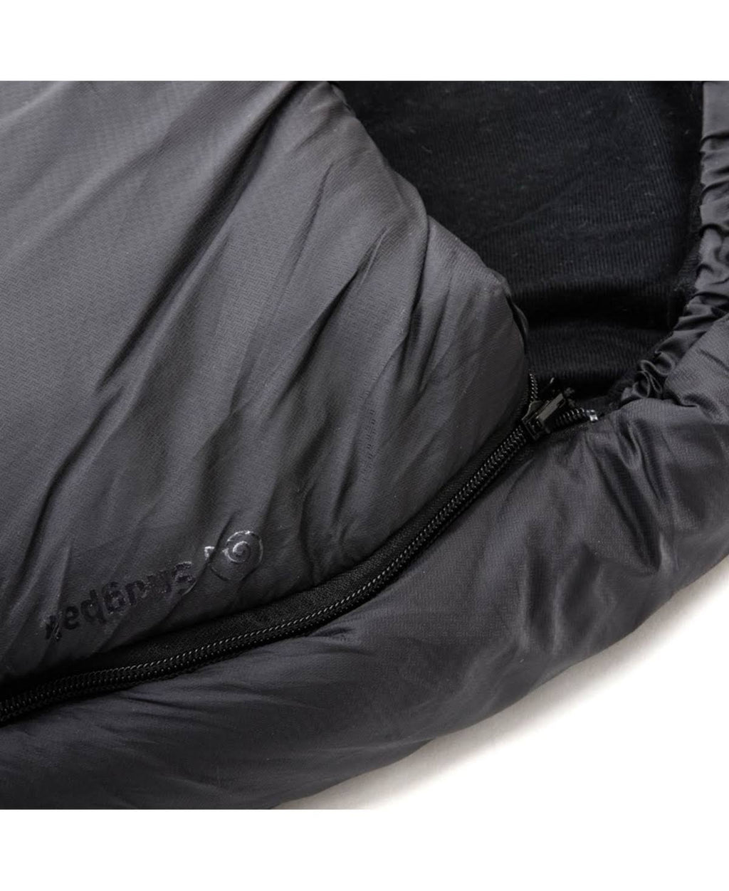 Black D7772