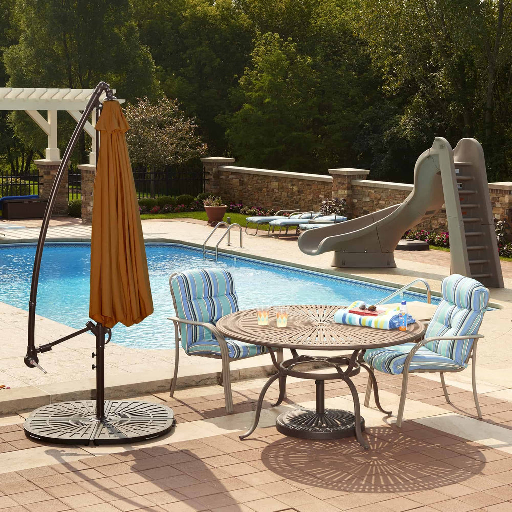 10-Foot Octagonal Cantilever Umbrella I792314