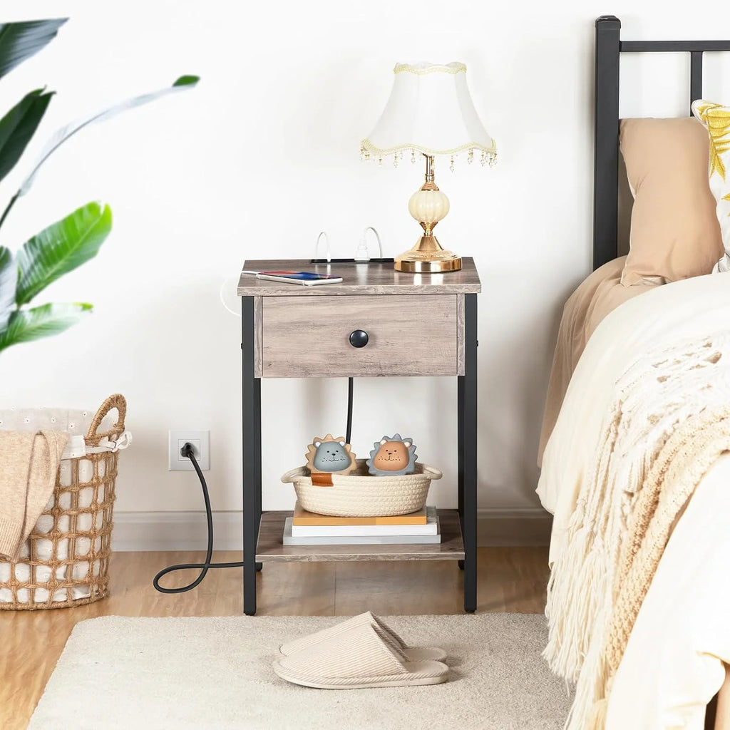Set of 2 Nightstands with Charging Station & USB Ports O870322