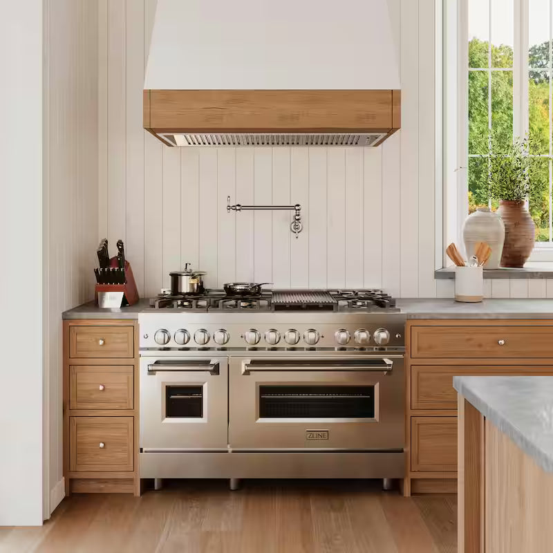 7 Burner Double Oven Dual Fuel Range with Brass Burners in Stainless Steel L35684