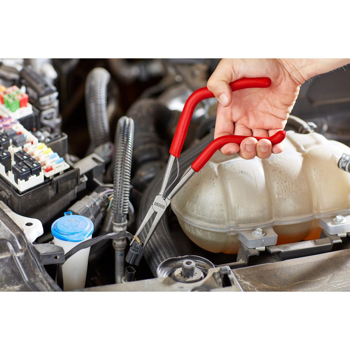 11 in. Needle Nose Pliers P648