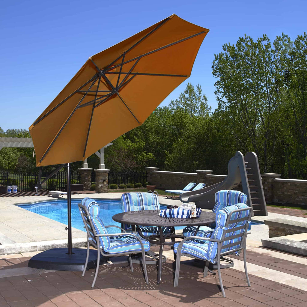 10-Foot Octagonal Cantilever Umbrella I792314